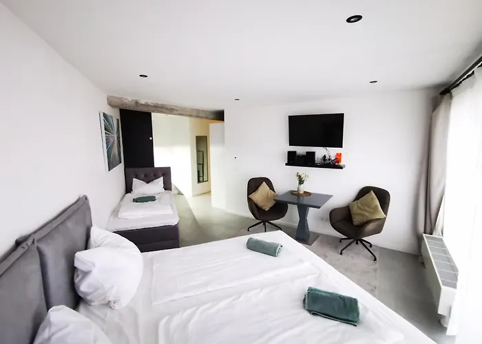 Hh 06 By Rockchair - Superhost Status - Modernes Mit Sonnigem Balkon & Premium Boxspringbetten In Winterhude - Geheimtipp *